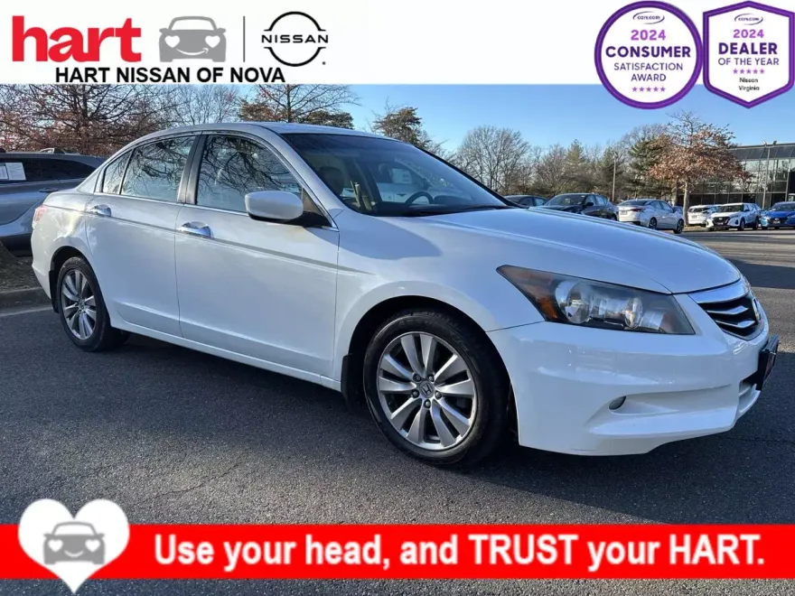 2025 Nissan Altima SR photo 1