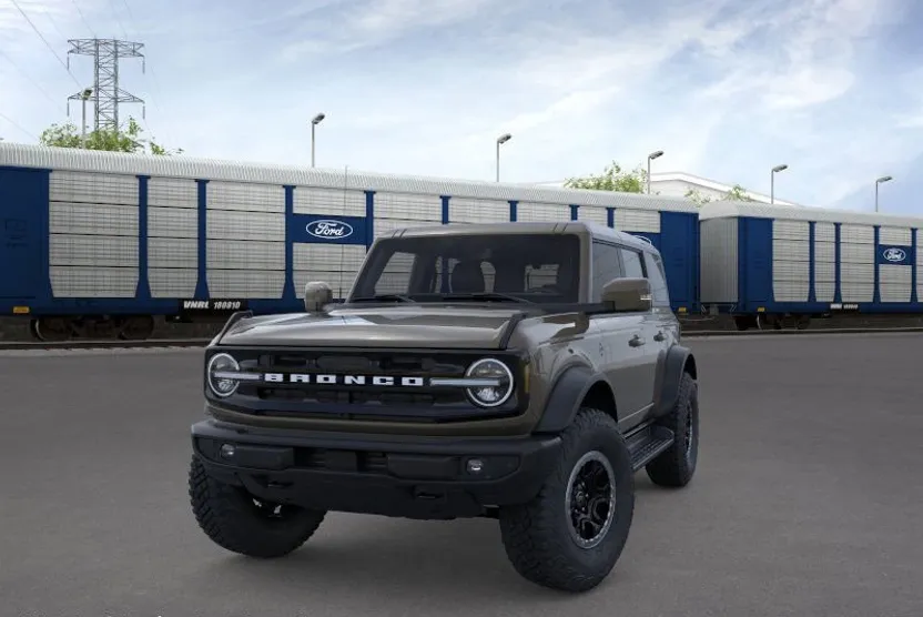 2025 Ford Bronco Outer Banks photo 1