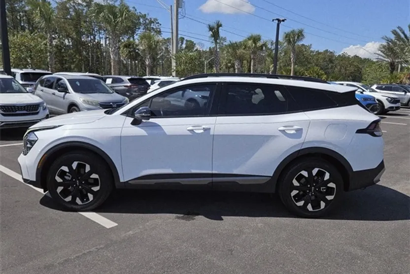 2023 Kia Sportage X-Line photo 1