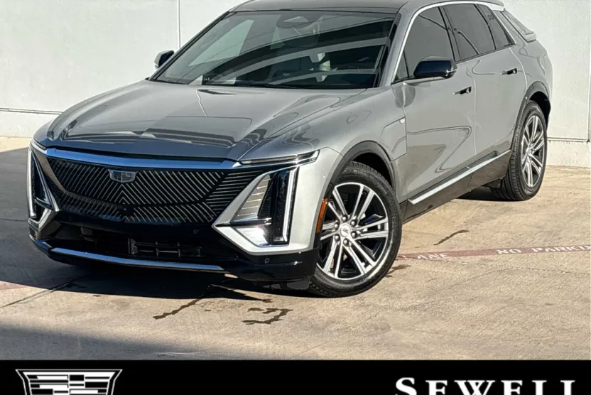 2024 Cadillac Lyriq Luxury photo 1