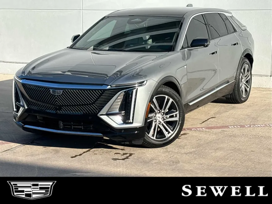 2024 Cadillac Lyriq Luxury photo 1