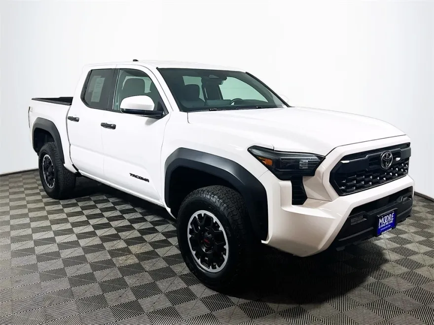 2024 Toyota Tacoma TRD Off-Road photo 1