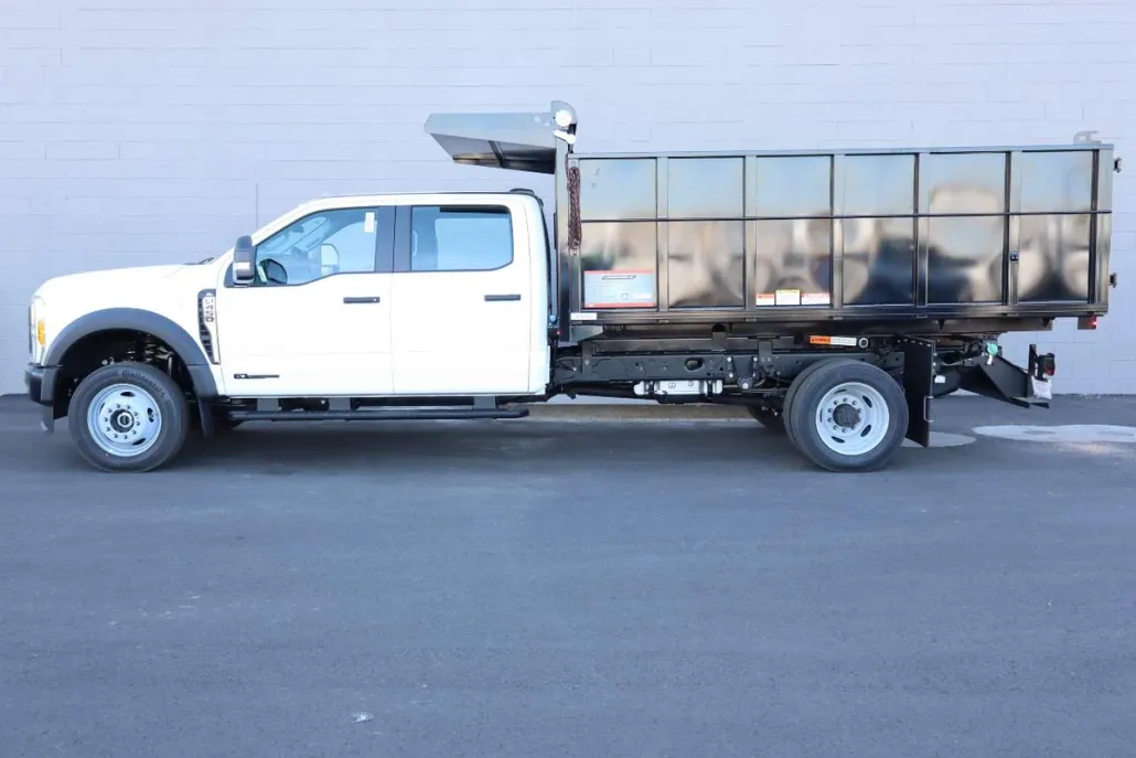 2024 Ford F-450 photo 1
