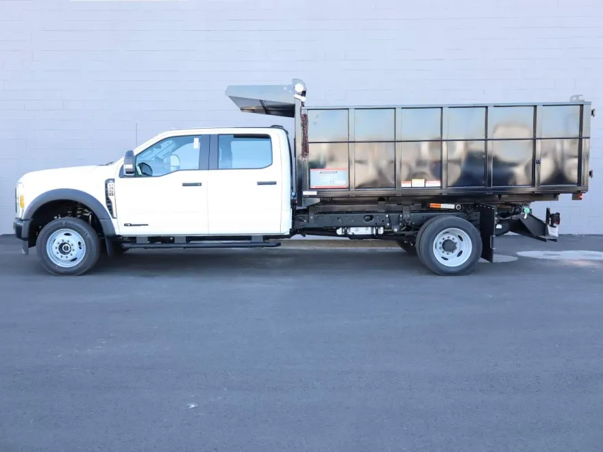 2024 Ford F-450 photo 1