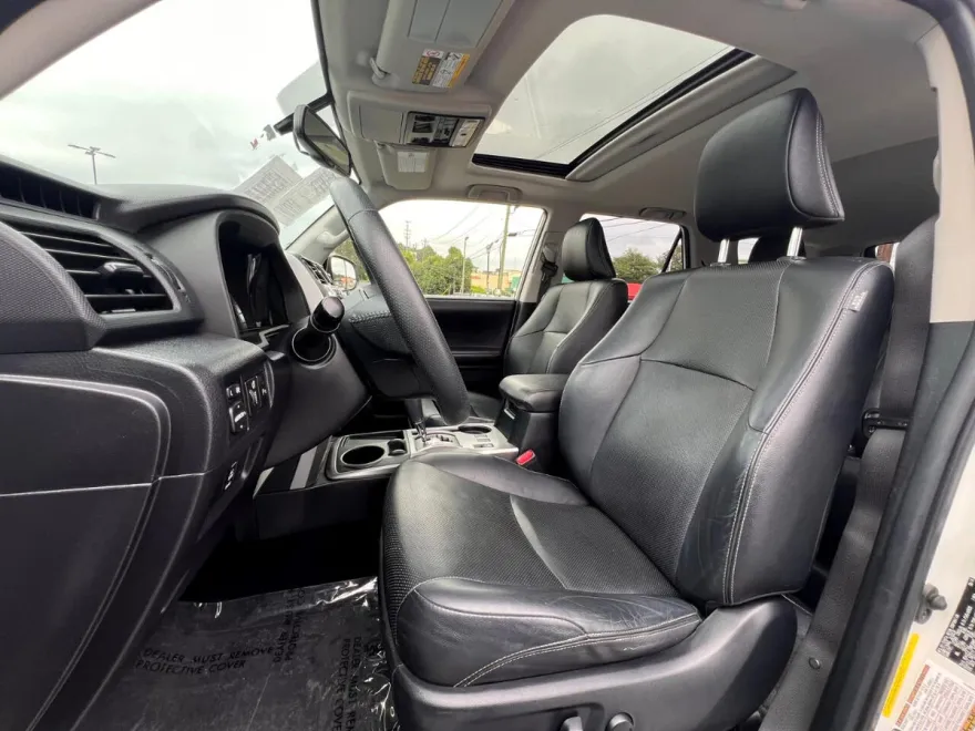 2019 Toyota 4Runner SR5 photo 7