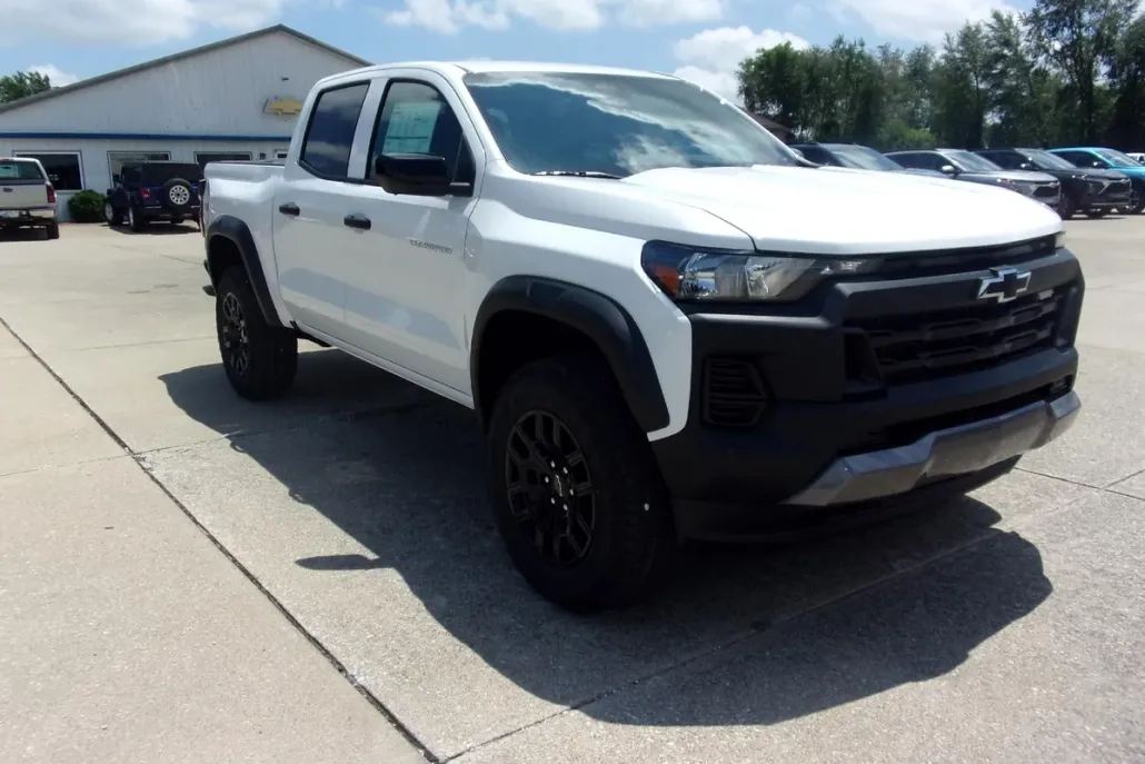 2026 Chevrolet Colorado Trail Boss photo 1