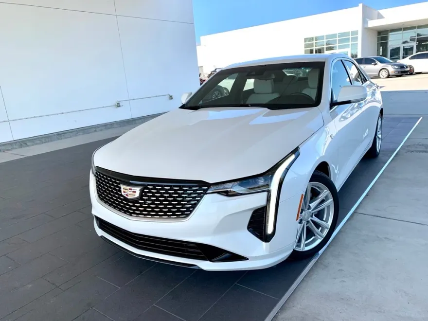 2022 Cadillac CT4 Luxury photo 1