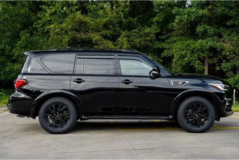 2019 Infiniti QX80 Luxe photo 1