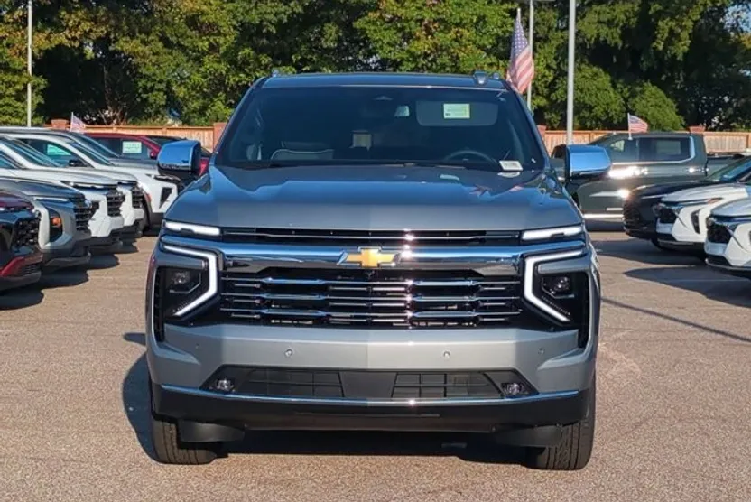 2026 Chevrolet Suburban Premier photo 1