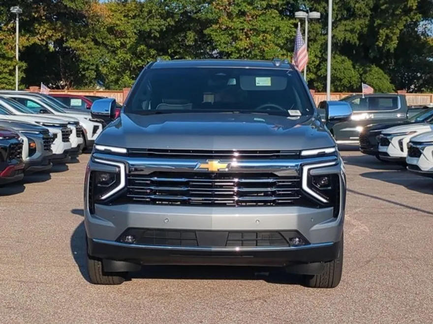 2026 Chevrolet Suburban Premier photo 1