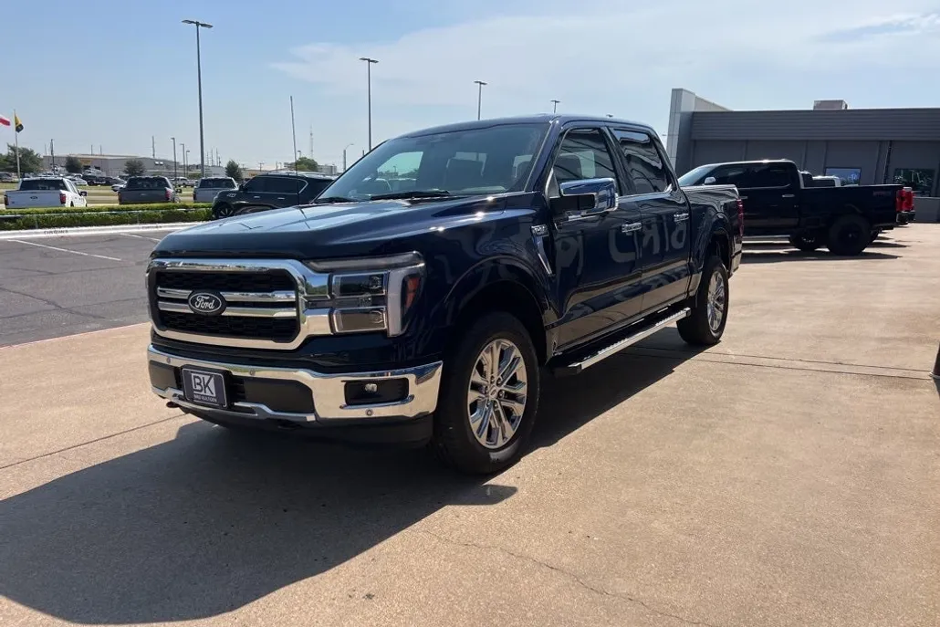 2025 Ford F-150 Lariat photo 1