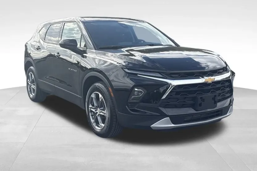 2025 Chevrolet Blazer 2LT photo 1