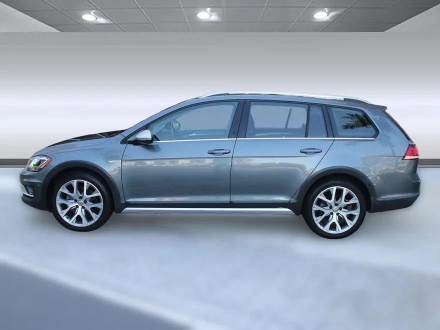 2019 Volkswagen Golf Alltrack TSI SEL 4Motion photo 2