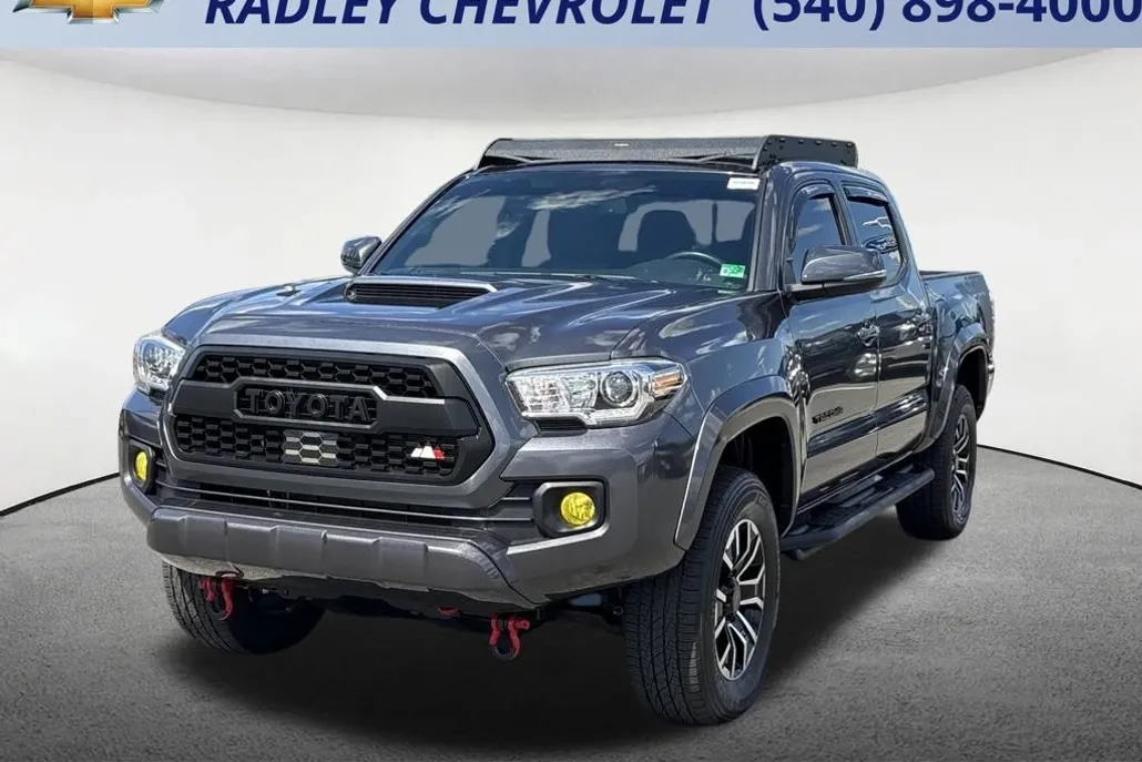 2021 Toyota Tacoma TRD Sport photo 1