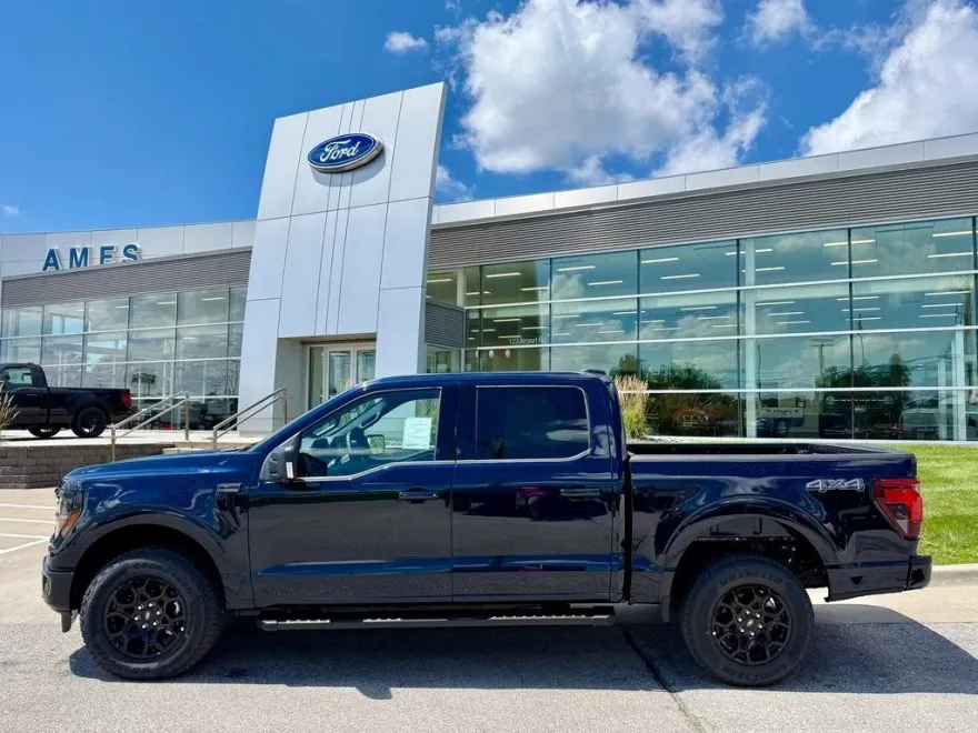 2025 Ford F-150 XLT photo 1