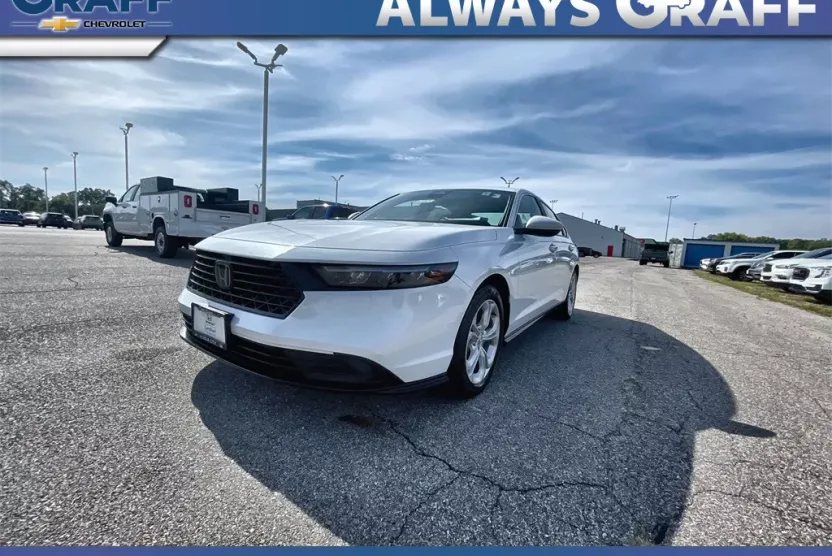 2023 Honda Accord LX photo 1