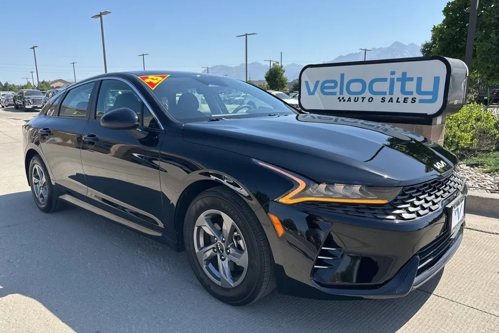 2023 Kia K5 LXS photo 1