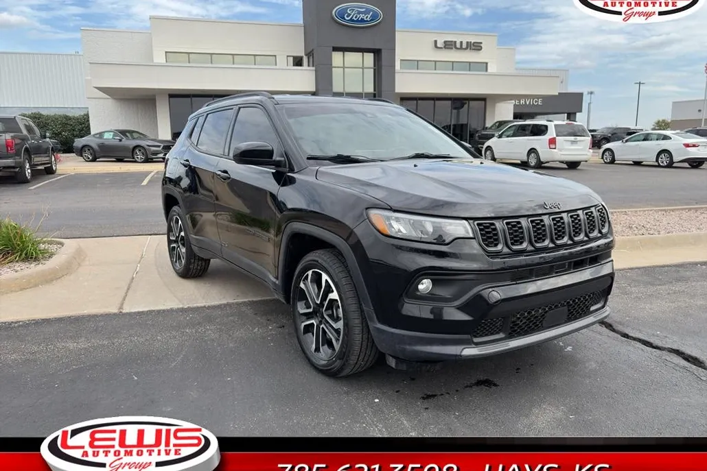 2025 Jeep Compass Latitude photo 1