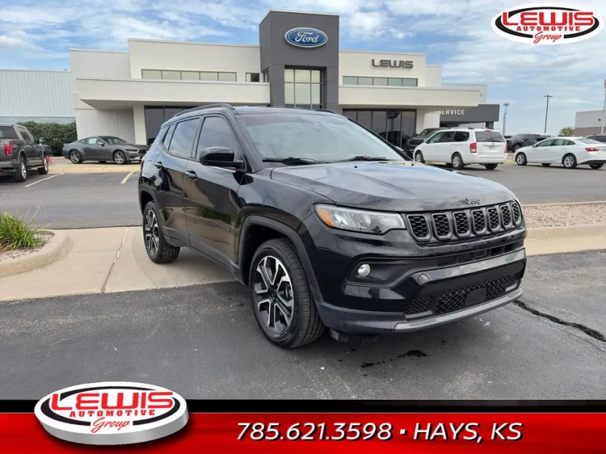2025 Jeep Compass Latitude photo 1