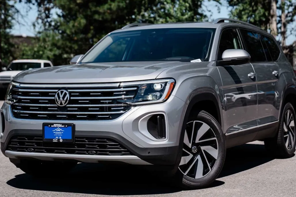 2025 Volkswagen Atlas SEL photo 1