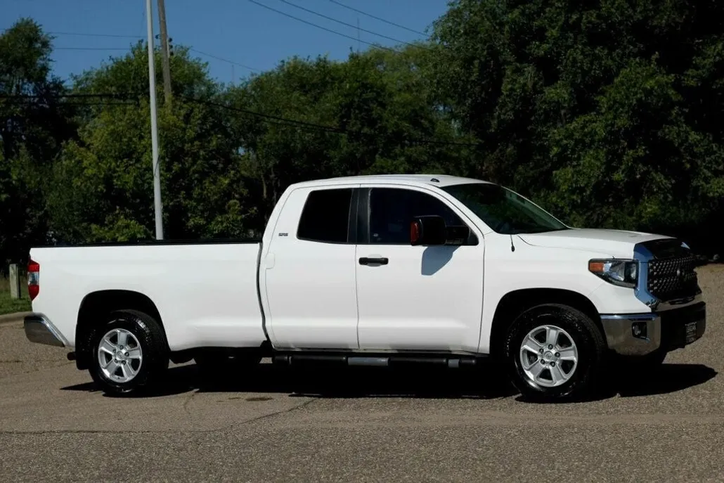 2018 Toyota Tundra SR5 photo 1