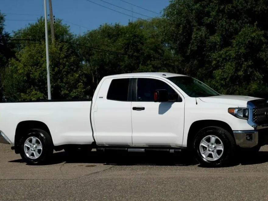 2018 Toyota Tundra SR5 photo 1