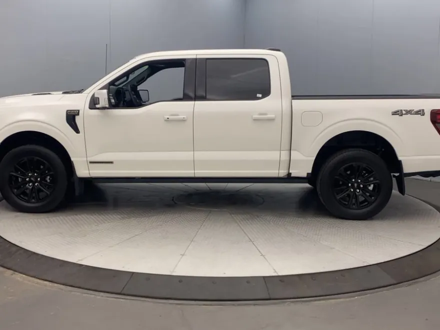 2025 Ford F-150 Platinum photo 1