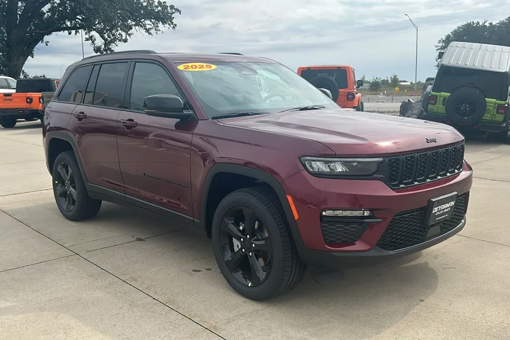 2025 Jeep Grand Cherokee Limited photo 1
