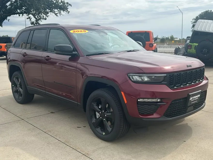 2025 Jeep Grand Cherokee Limited photo 1