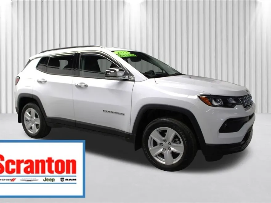 2022 Jeep Compass Latitude photo 1
