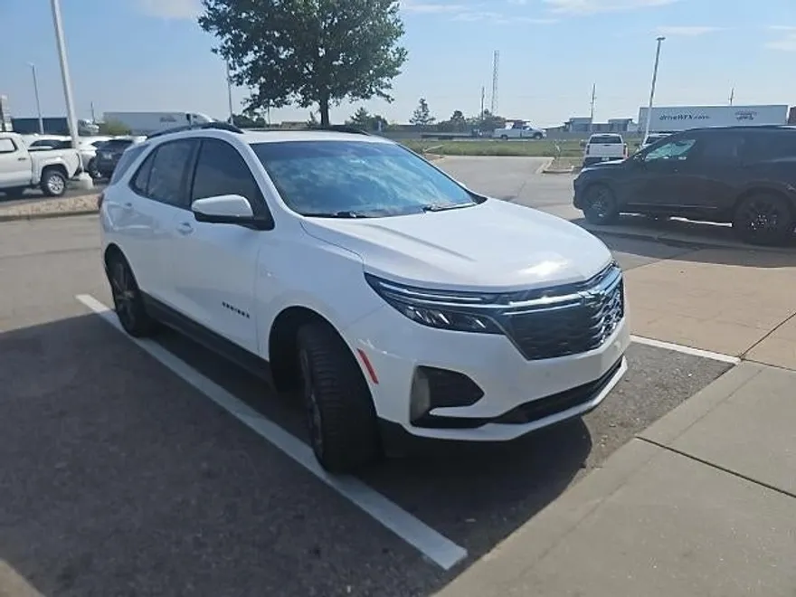 2023 Chevrolet Equinox RS photo 1