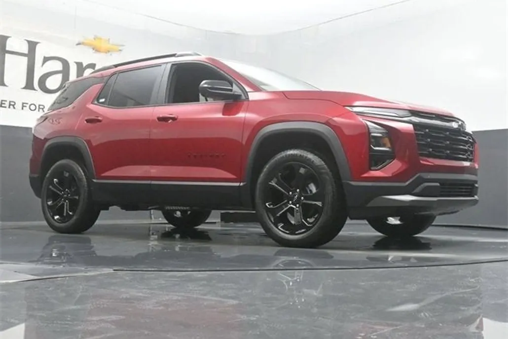 2026 Chevrolet Equinox LT photo 1