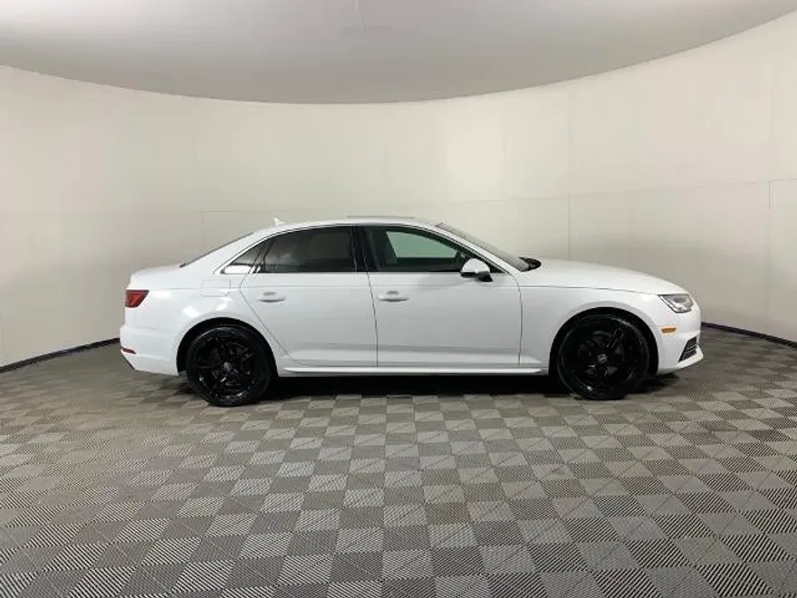 2018 Audi A4 2.0T Ultra Premium photo 1