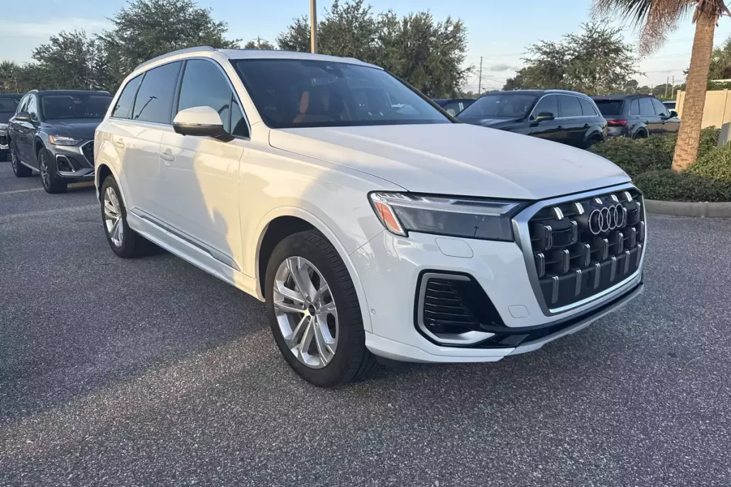 2025 Audi Q7 Premium photo 1