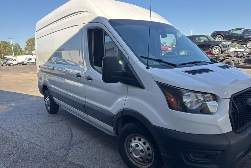 2022 Ford Transit Cargo Van photo 1