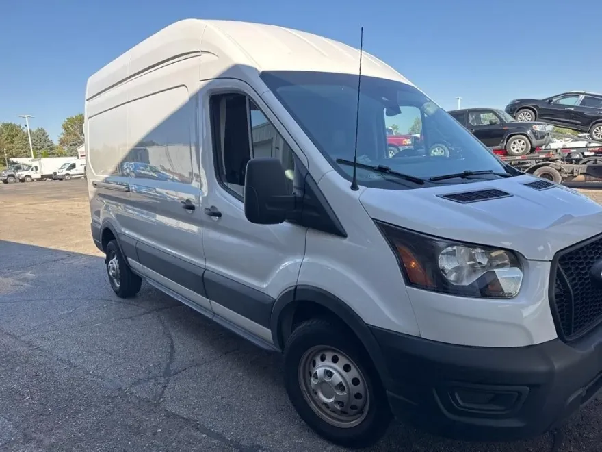 2022 Ford Transit Cargo Van photo 1