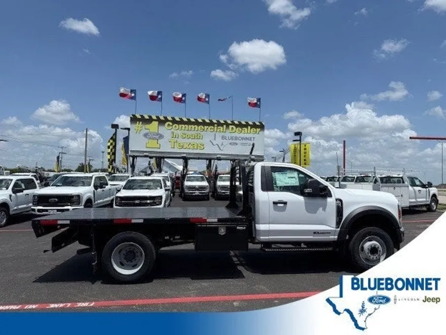 2024 Ford F-600 photo 1