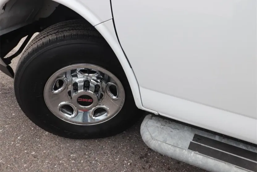 2023 Gmc Savana 2500 Cargo photo 1