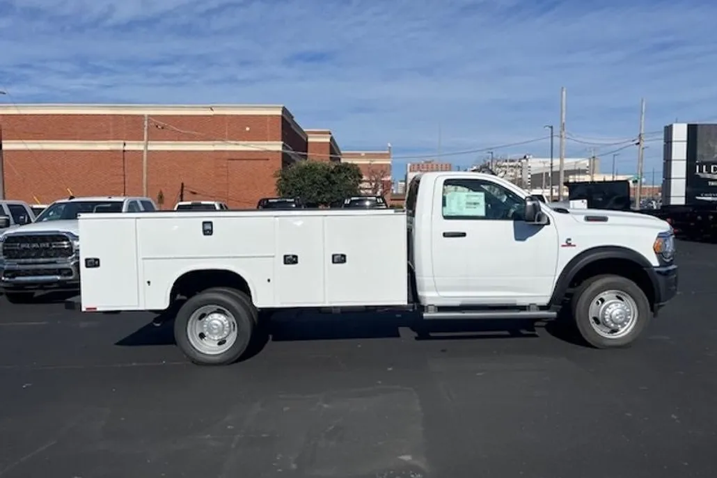 2024 Ram 5500 Tradesman photo 1