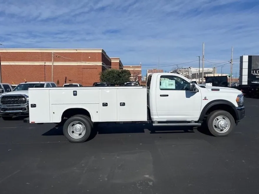 2024 Ram 5500 Tradesman photo 1