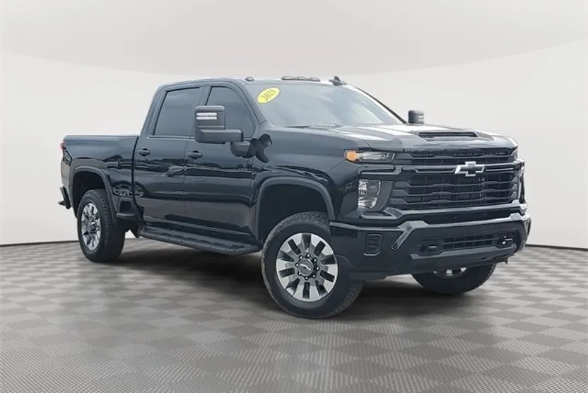 2025 Chevrolet Silverado 2500HD Custom photo 1