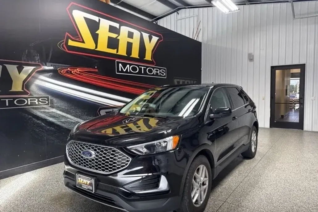 2024 Ford Edge SEL photo 1
