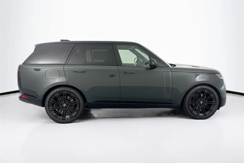 2025 Land Rover Range Rover SE photo 1