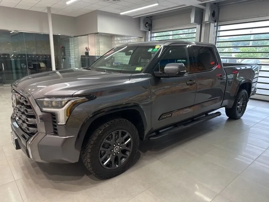 2023 Toyota Tundra Platinum photo 2