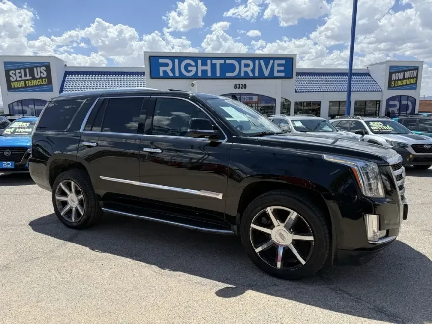 2016 Cadillac Escalade Luxury photo 1