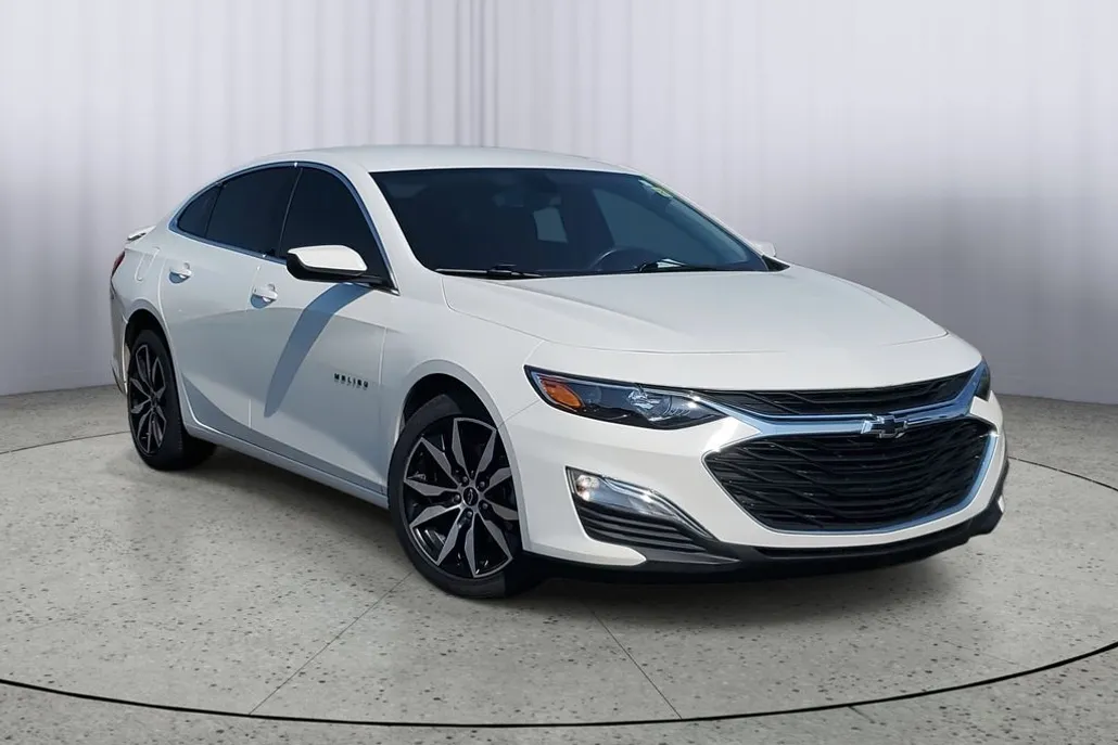 2021 Chevrolet Malibu RS photo 1
