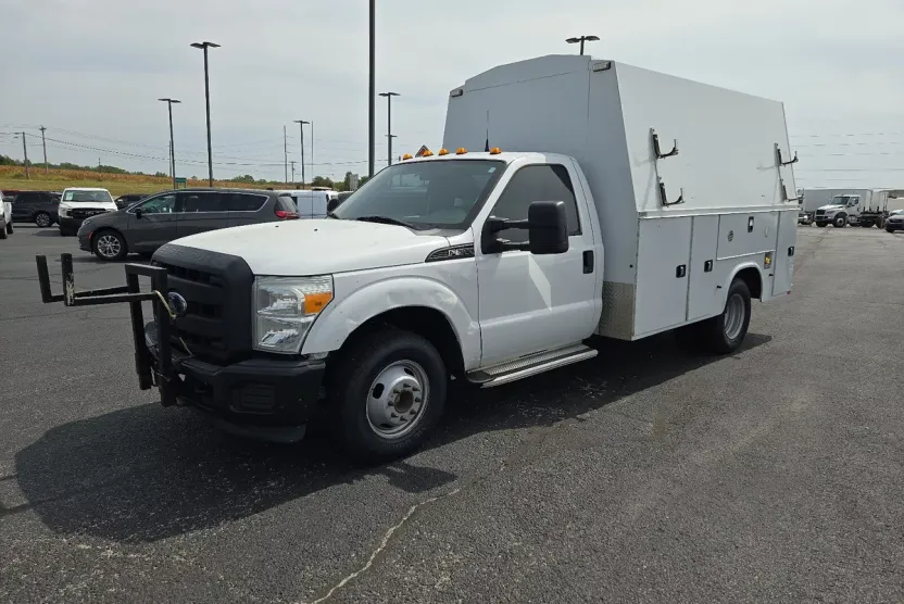 2016 Ford F-350 XL photo 1