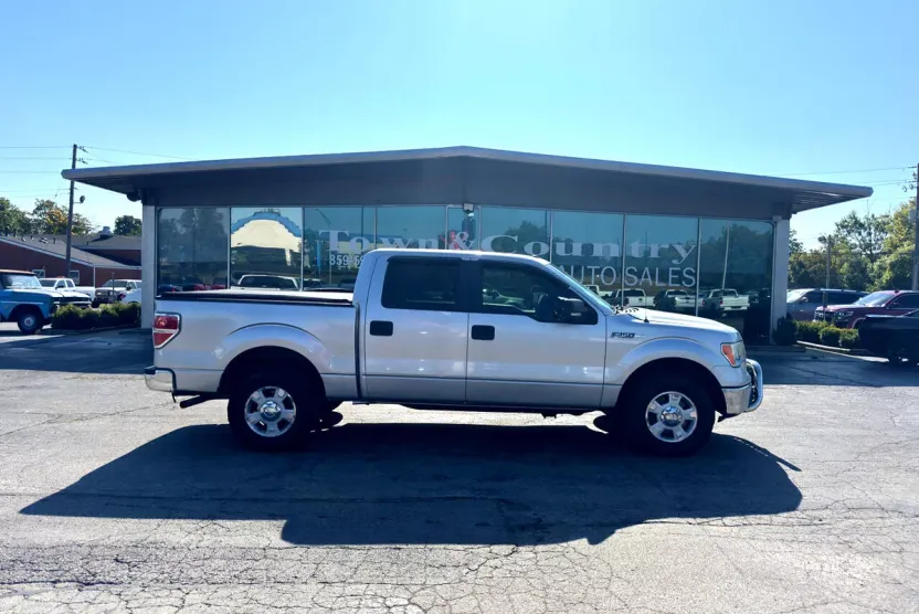 2010 Ford F-150 XLT photo 1