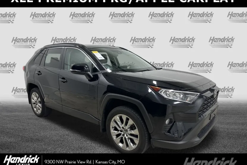 2021 Toyota RAV4 XLE Premium photo 1