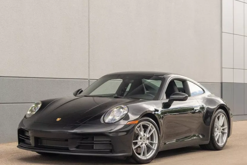 2025 Porsche 911 photo 1